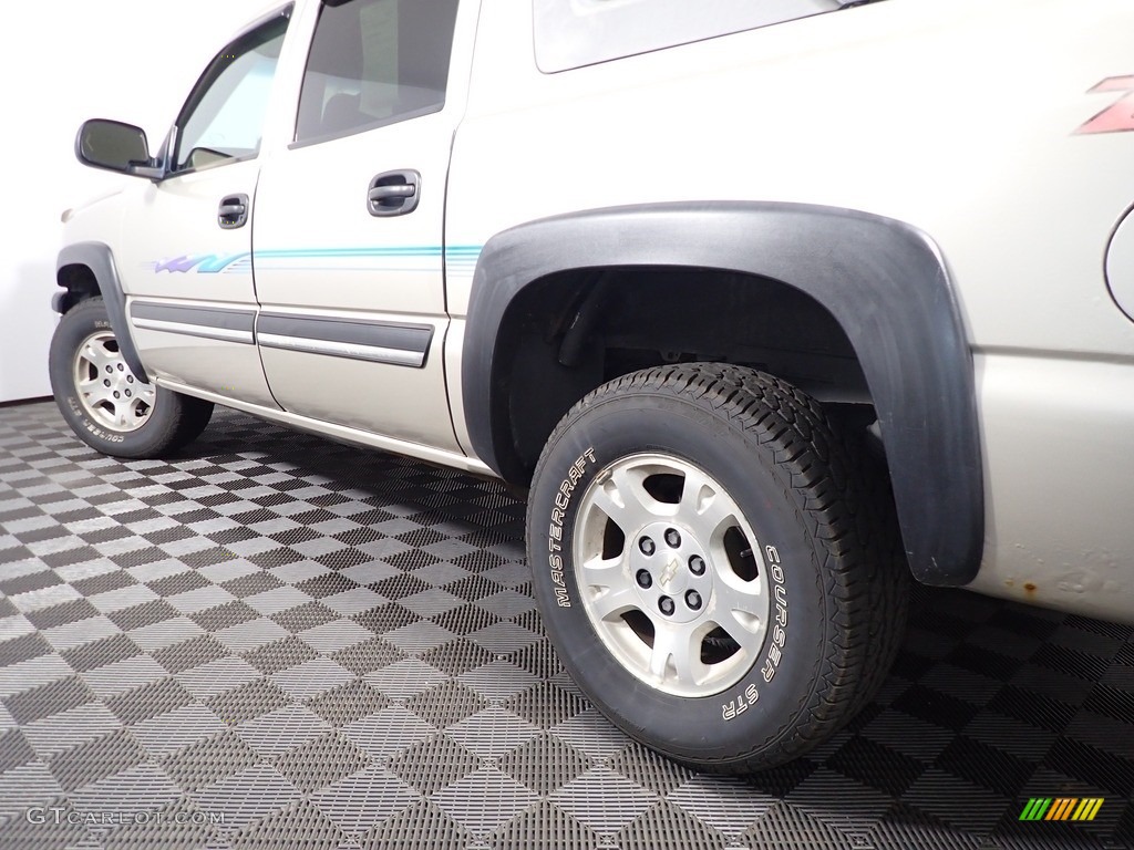 2004 Avalanche 1500 4x4 - Silver Birch Metallic / Dark Charcoal photo #10