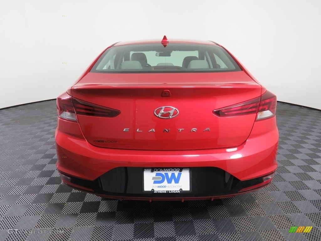 2019 Elantra SEL - Scarlet Red / Black photo #12