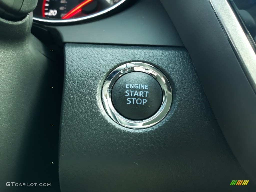 2020 Camry XSE AWD - Wind Chill Pearl / Black photo #11