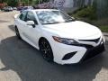 Super White - Camry SE AWD Photo No. 32