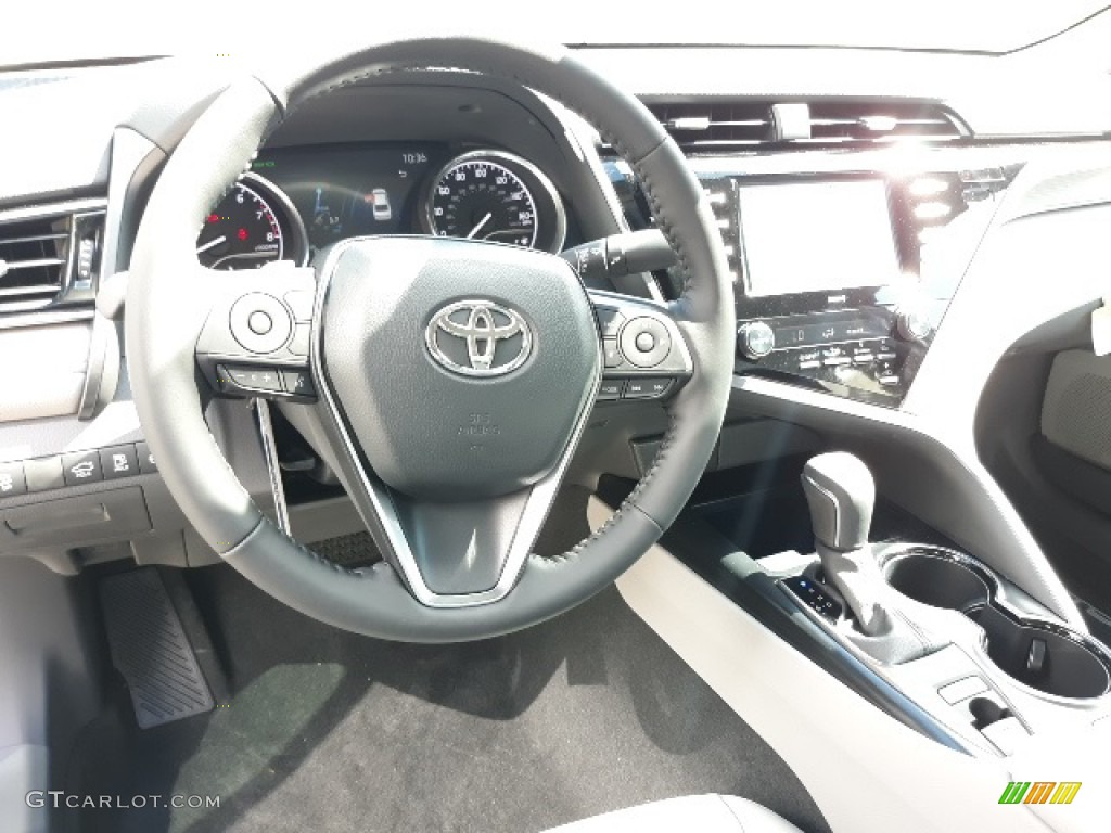 2020 Camry SE AWD - Predawn Gray Mica / Ash photo #3