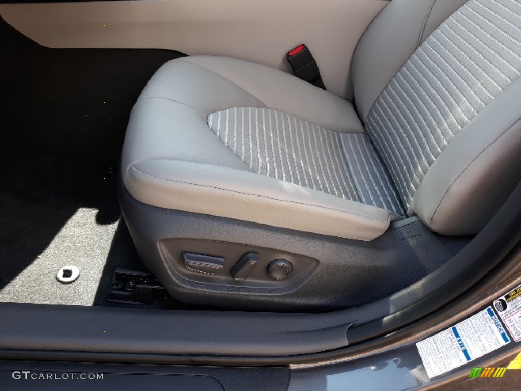 2020 Camry SE AWD - Predawn Gray Mica / Ash photo #23