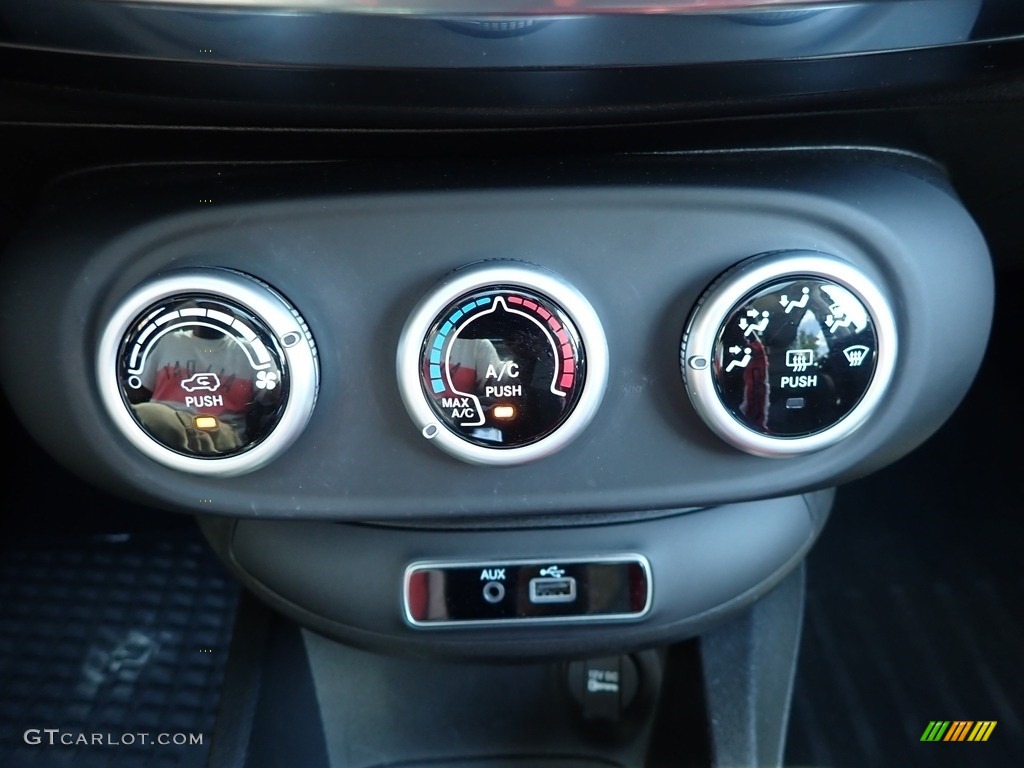 2016 Fiat 500X Easy AWD Controls Photos