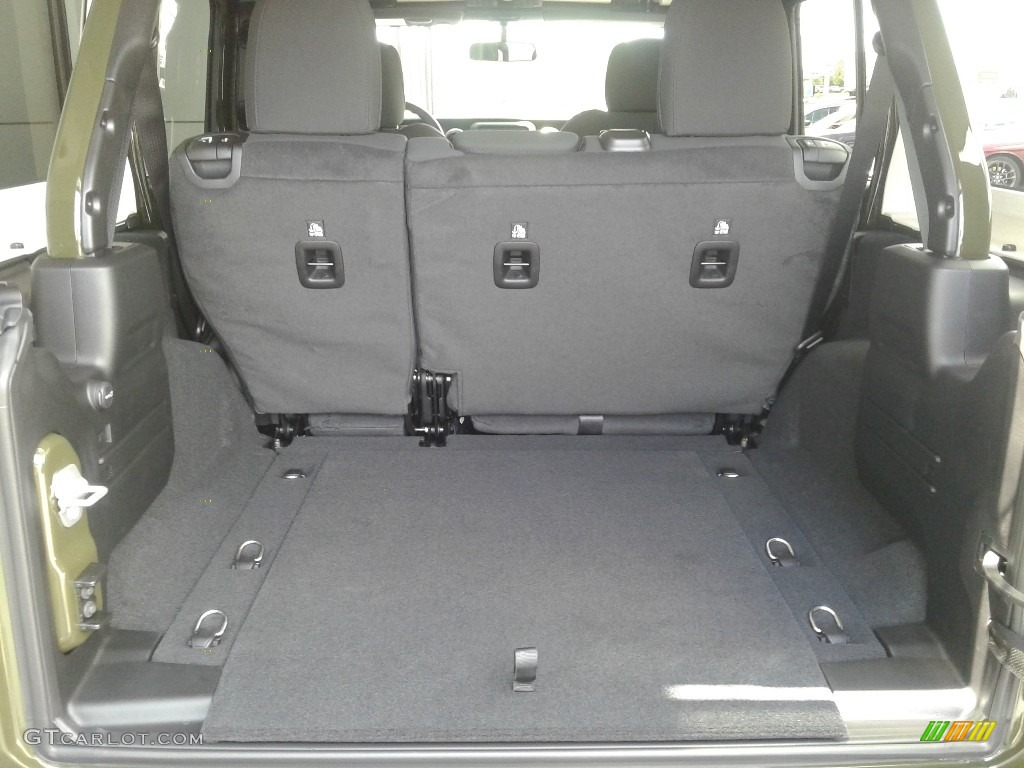 2020 Jeep Wrangler Unlimited Willys 4x4 Trunk Photos