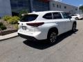 2020 Blizzard White Pearl Toyota Highlander Hybrid XLE AWD  photo #28