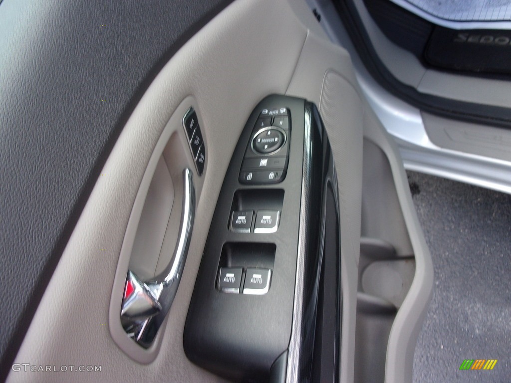 2017 Kia Sedona EX Controls Photo #139022870