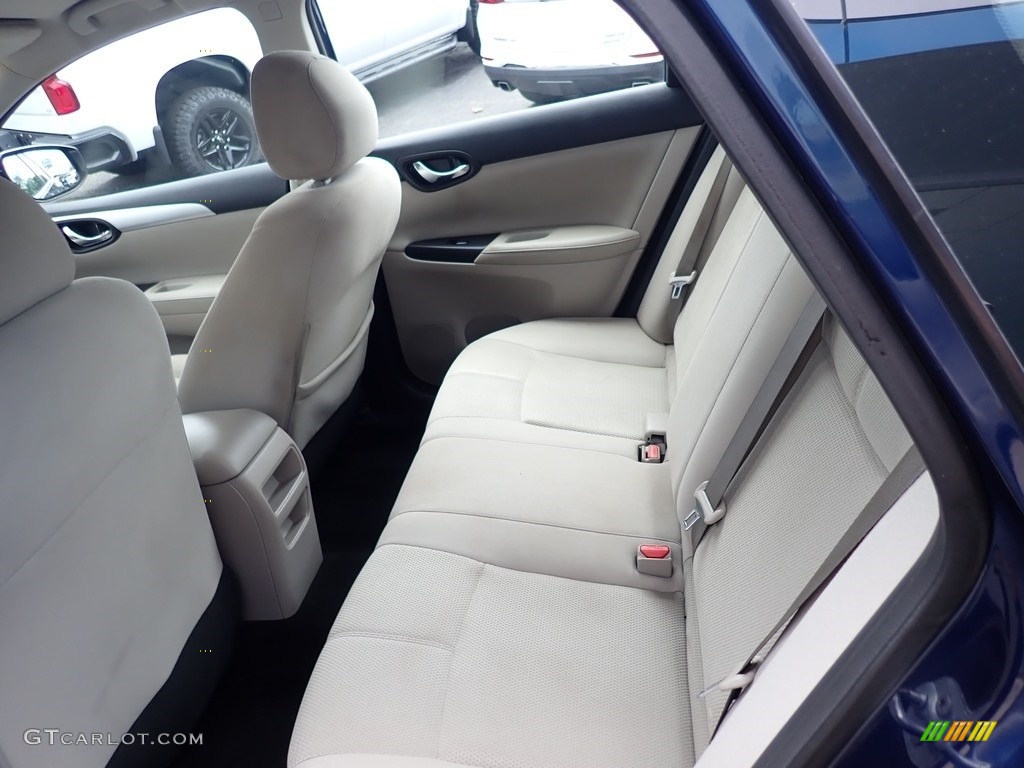 Marble Gray Interior 2016 Nissan Sentra S Photo #139024349