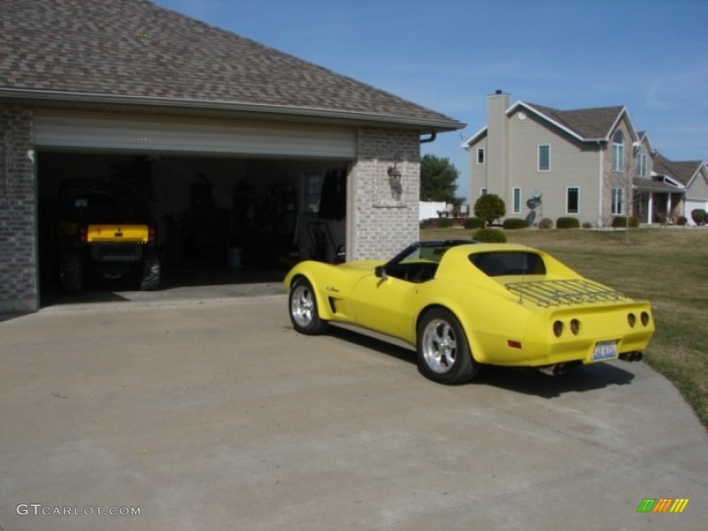 1976 Corvette Stingray Coupe - Bright Yellow / Black photo #4