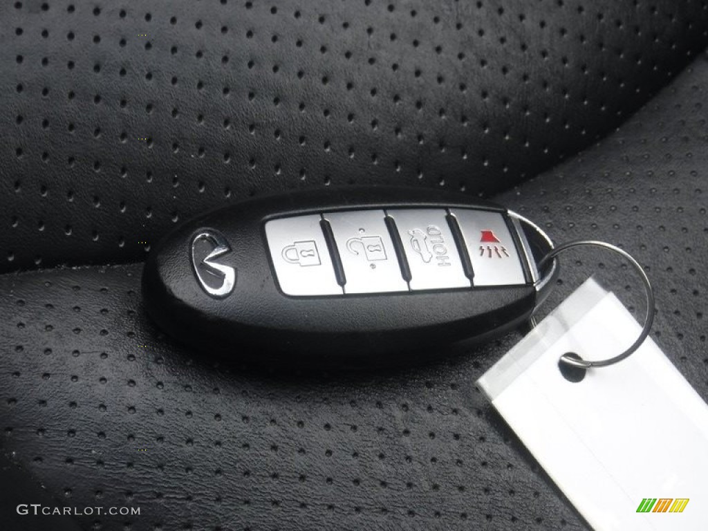 2011 G 37 x AWD Coupe - Liquid Platinum / Graphite photo #25
