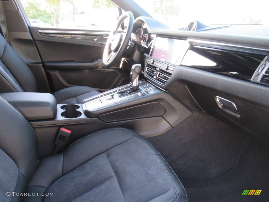 2020 Porsche Macan S Front Seat Photos