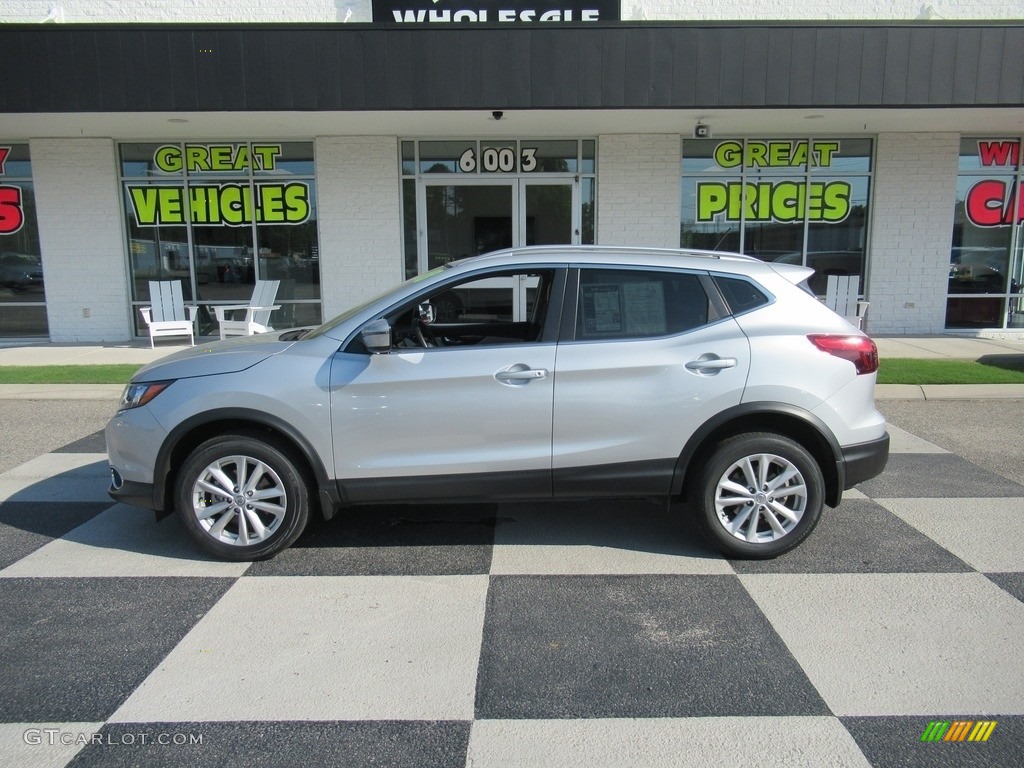 2018 Rogue Sport SV - Brilliant Silver / Light Gray photo #1