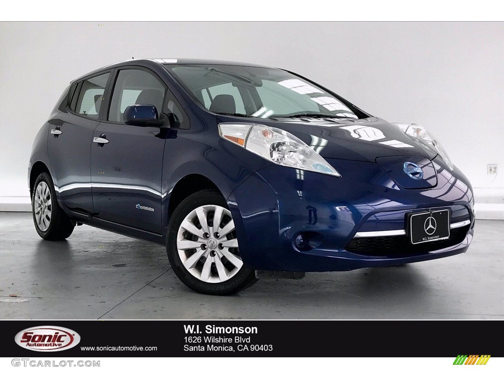 Deep Blue Pearl Nissan LEAF