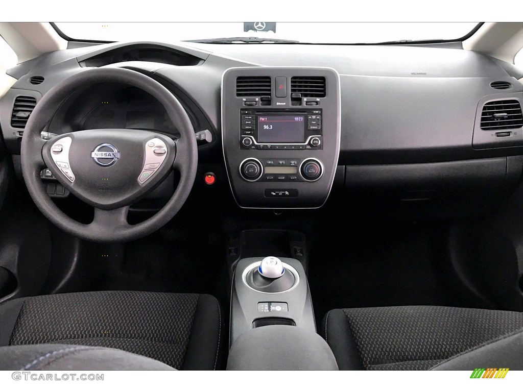 Black Interior 2016 Nissan LEAF S Photo #139037397