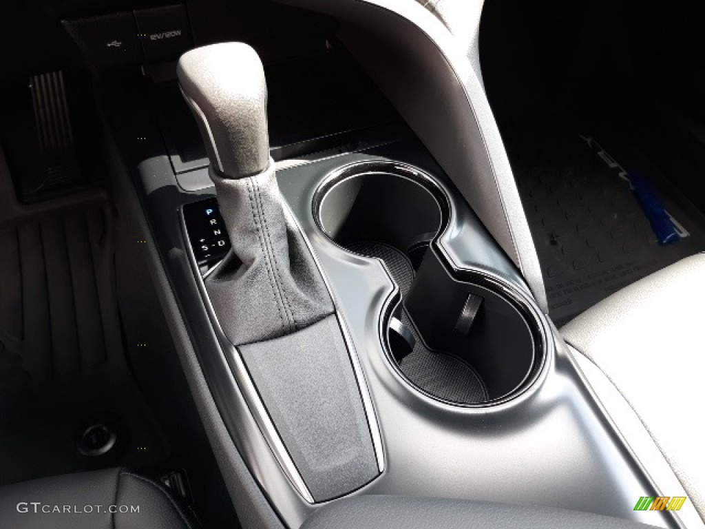 2020 Toyota Camry SE Transmission Photos