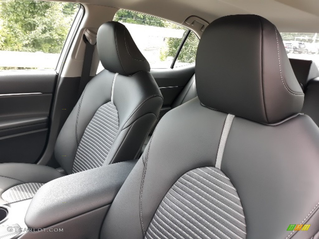 2020 Camry SE - Celestial Silver Metallic / Black photo #18