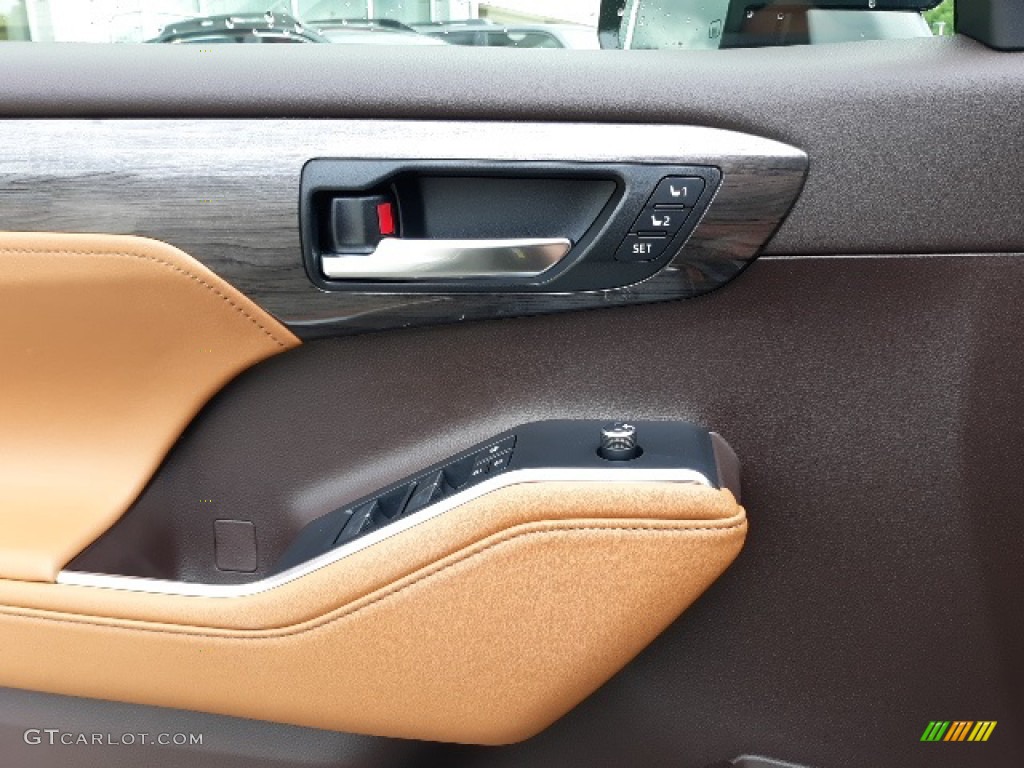 2020 Toyota Highlander Hybrid Platinum AWD Glazed Caramel Door Panel Photo #139040588