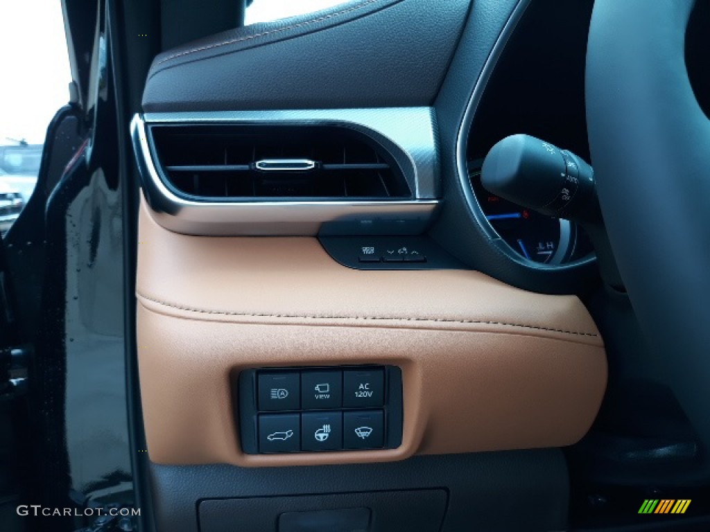 2020 Toyota Highlander Hybrid Platinum AWD Controls Photo #139040606