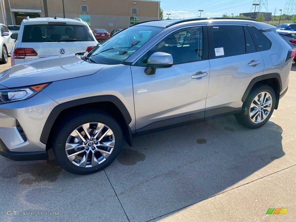 2020 RAV4 XLE Premium AWD - Silver Sky Metallic / Black photo #1