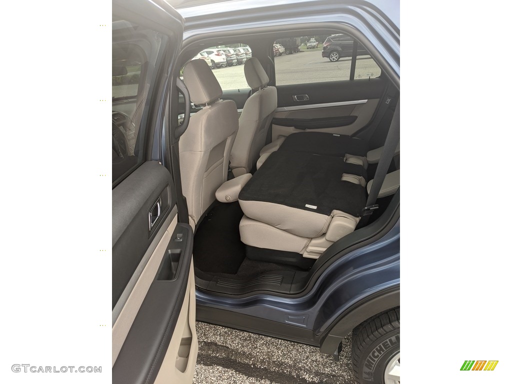 2018 Explorer FWD - Blue Metallic / Medium Stone photo #5