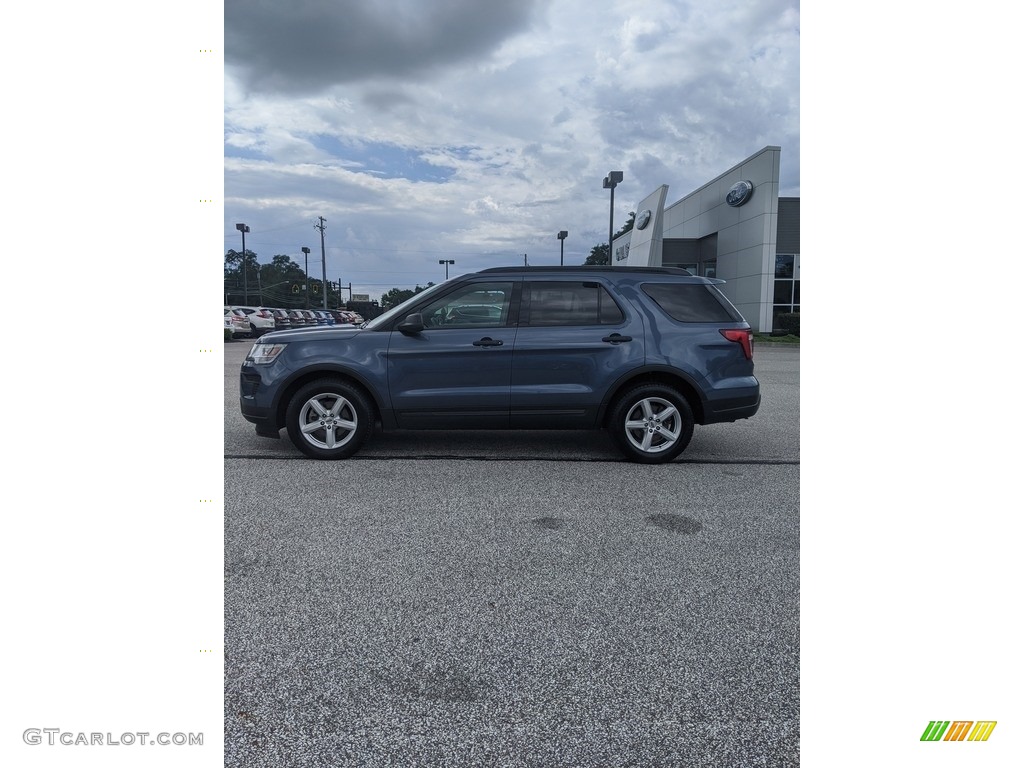 2018 Explorer FWD - Blue Metallic / Medium Stone photo #10