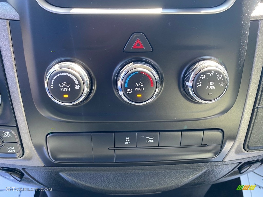 2016 Ram 1500 Express Crew Cab 4x4 Controls Photo #139045732