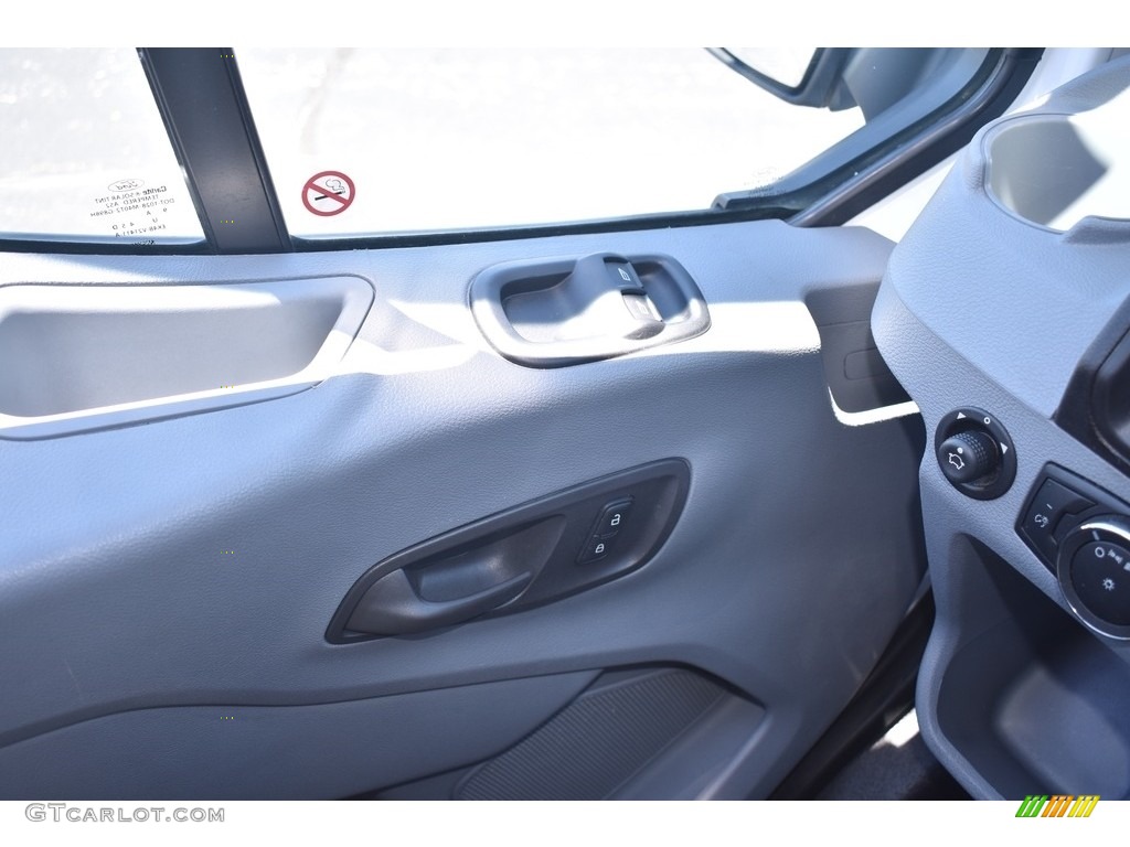 2019 Transit Van 250 LR Regular - Oxford White / Charcoal black photo #9