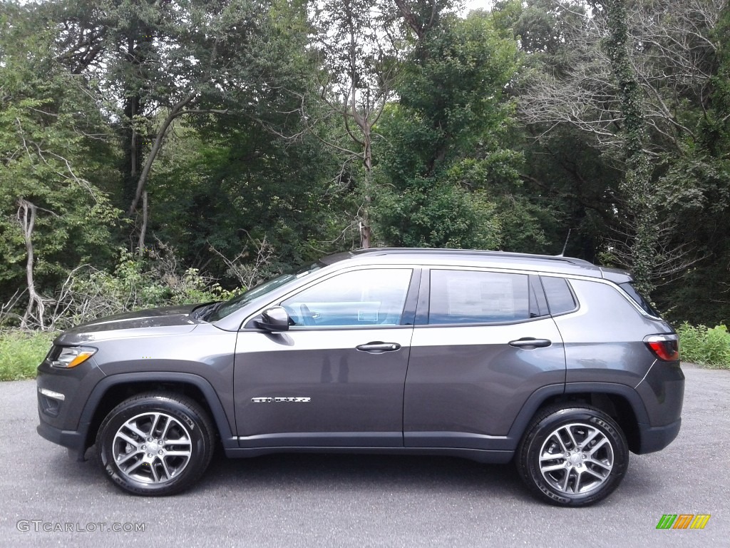 2020 Compass Latitude 4x4 - Granite Crystal Metallic / Ski Gray/Black photo #1