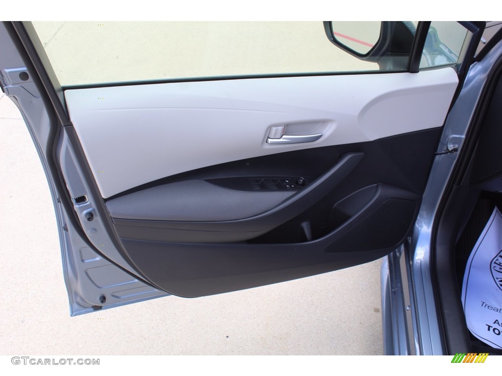 2021 Toyota Corolla L Light Gray/Moonstone Door Panel Photo #139046956