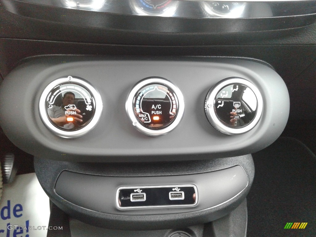 2020 Fiat 500X Trekking AWD Controls Photo #139048162