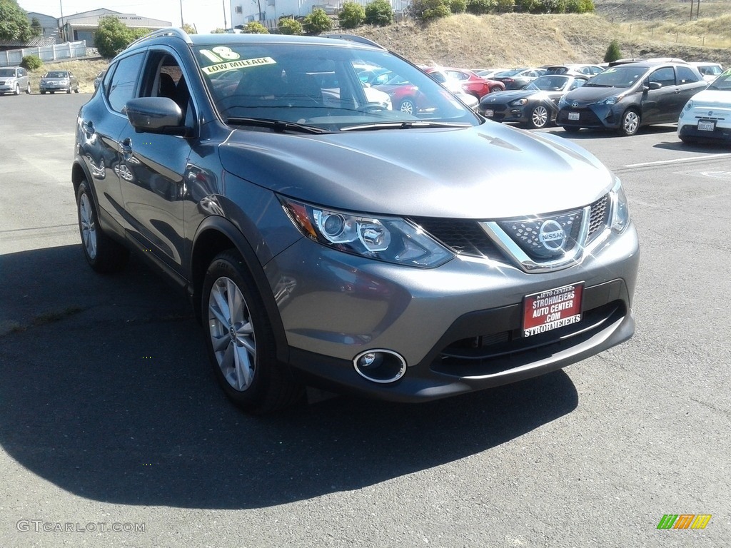 Gun Metallic Nissan Rogue Sport