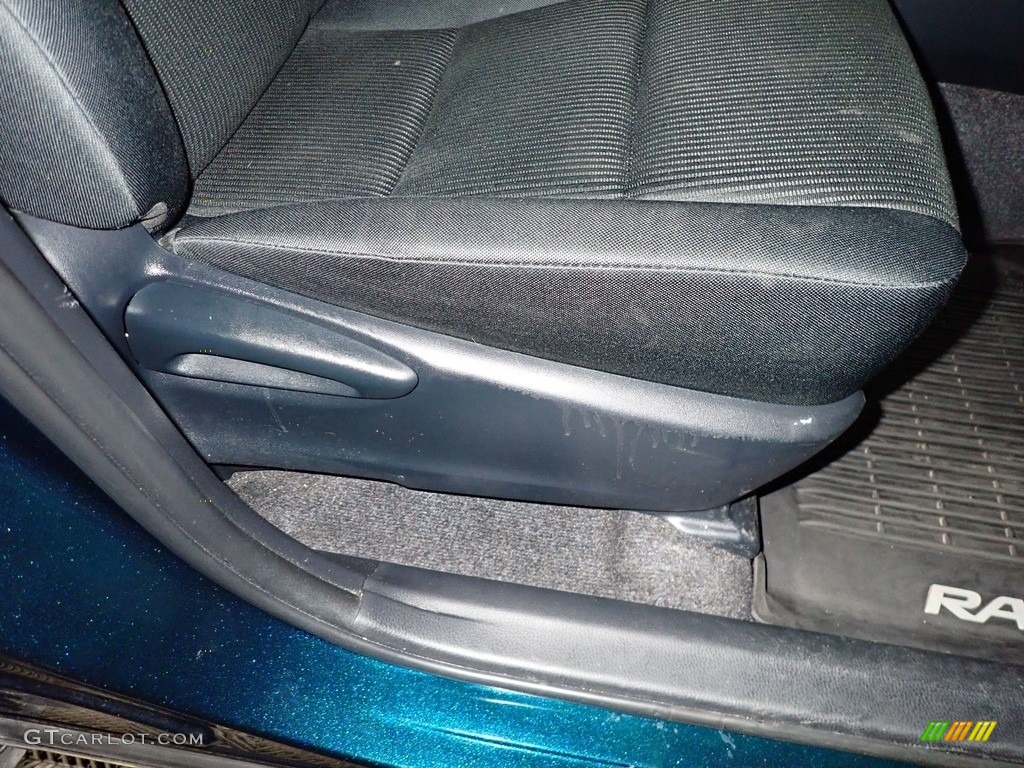 2017 RAV4 LE - Electric Storm Metallic / Black photo #25