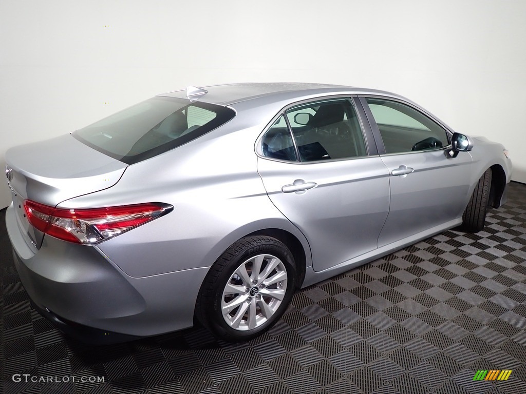 2019 Camry LE - Celestial Silver Metallic / Black photo #14