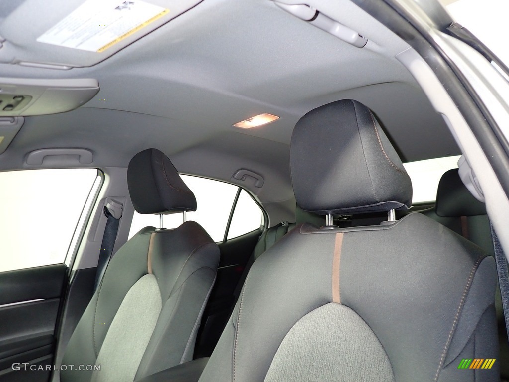 2019 Camry LE - Celestial Silver Metallic / Black photo #30