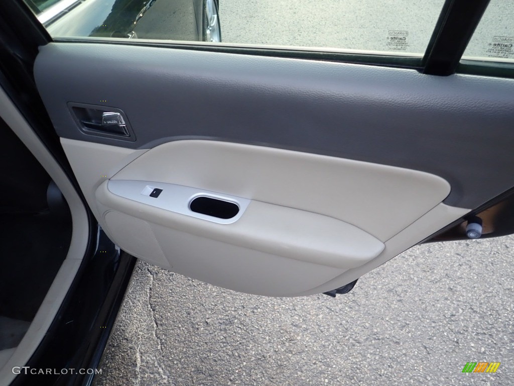 2011 Mercury Milan V6 Premier AWD Door Panel Photos