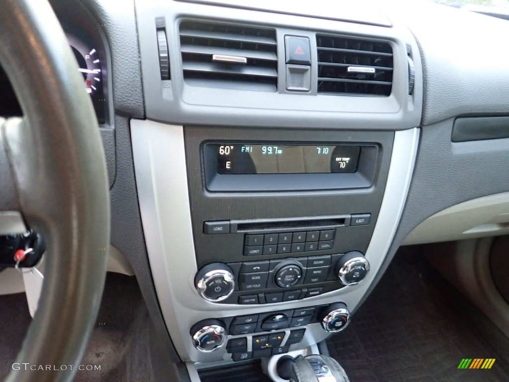 2011 Mercury Milan V6 Premier AWD Controls Photos
