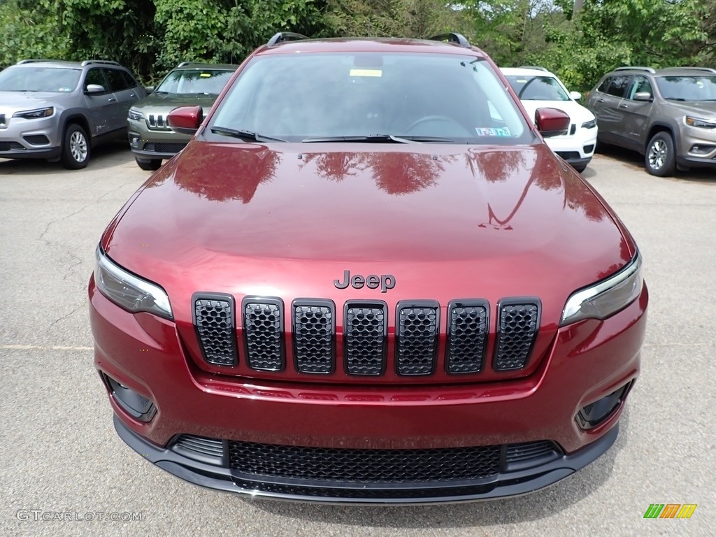 2020 Cherokee Altitude 4x4 - Velvet Red Pearl / Black photo #2