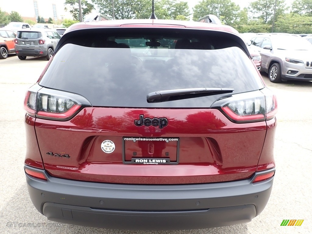 2020 Cherokee Altitude 4x4 - Velvet Red Pearl / Black photo #6
