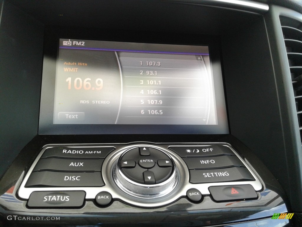 2017 Infiniti QX70 AWD Controls Photo #139065225