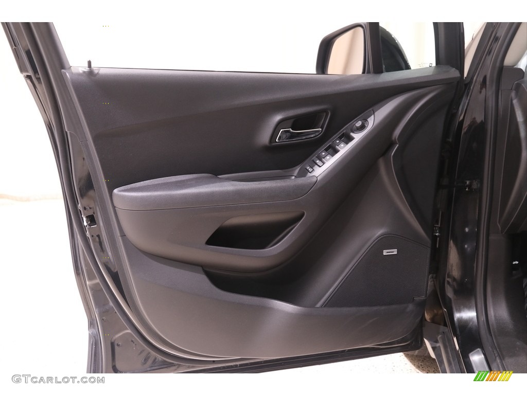 2015 Chevrolet Trax LTZ AWD Door Panel Photos