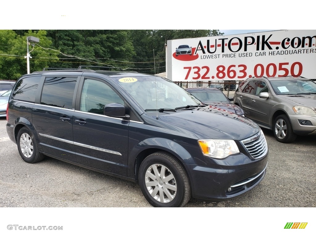 2014 Town & Country Touring - Maximum Steel Metallic / Black/Light Graystone photo #2