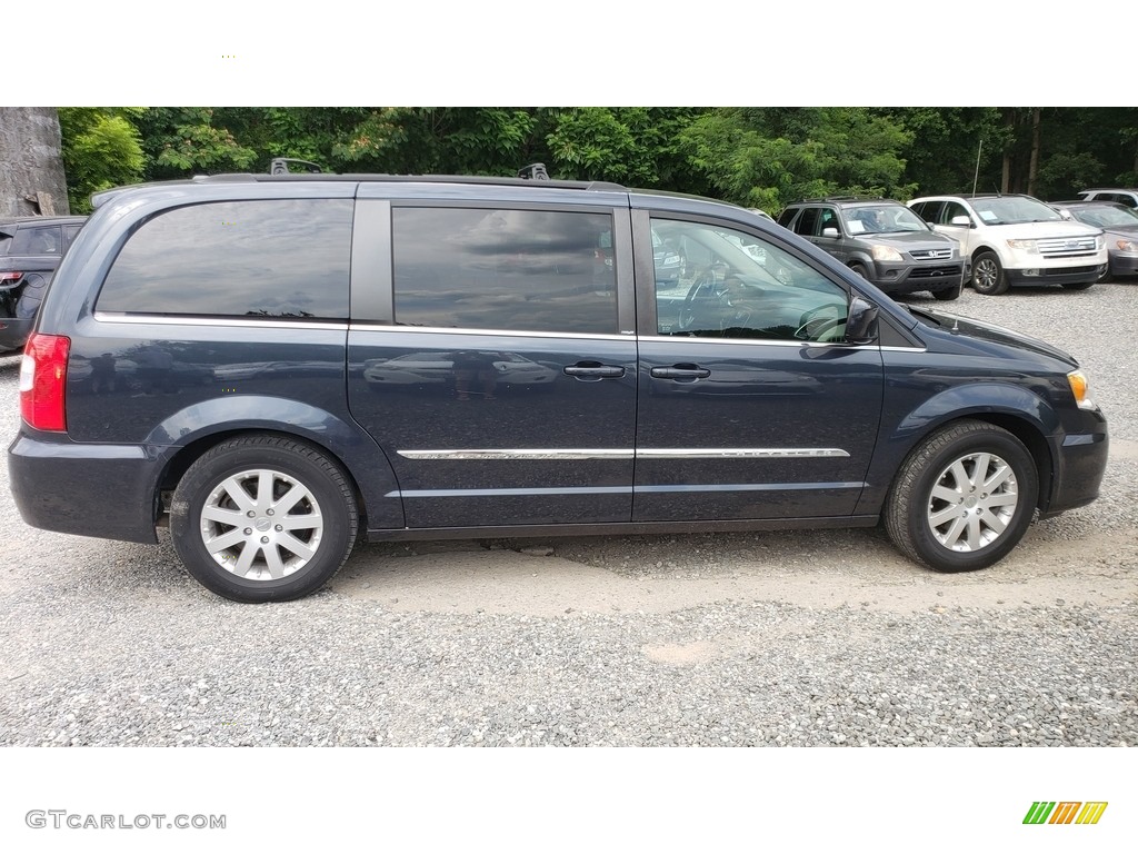 2014 Town & Country Touring - Maximum Steel Metallic / Black/Light Graystone photo #9