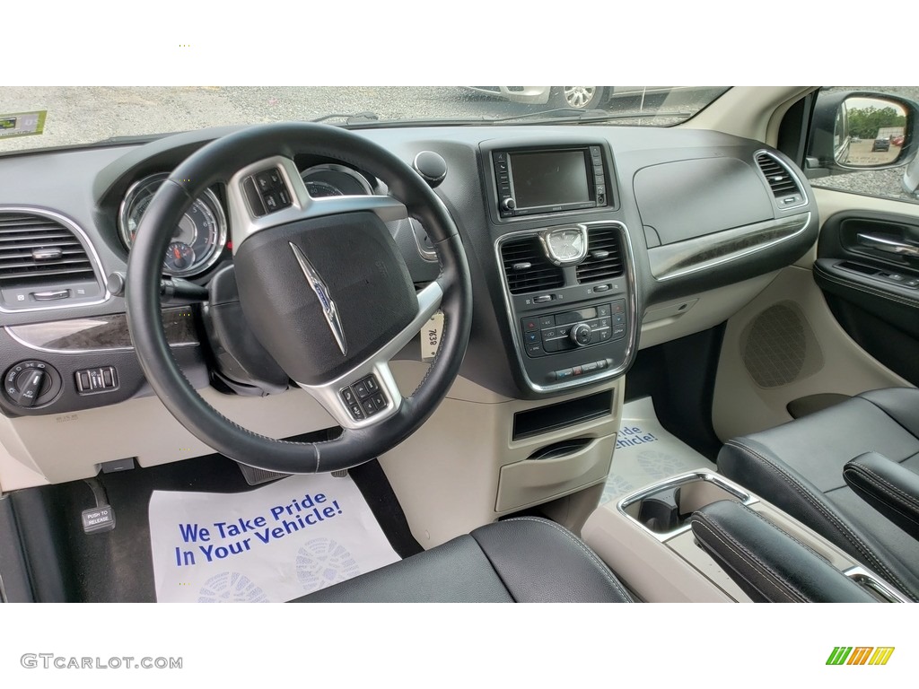 2014 Town & Country Touring - Maximum Steel Metallic / Black/Light Graystone photo #17