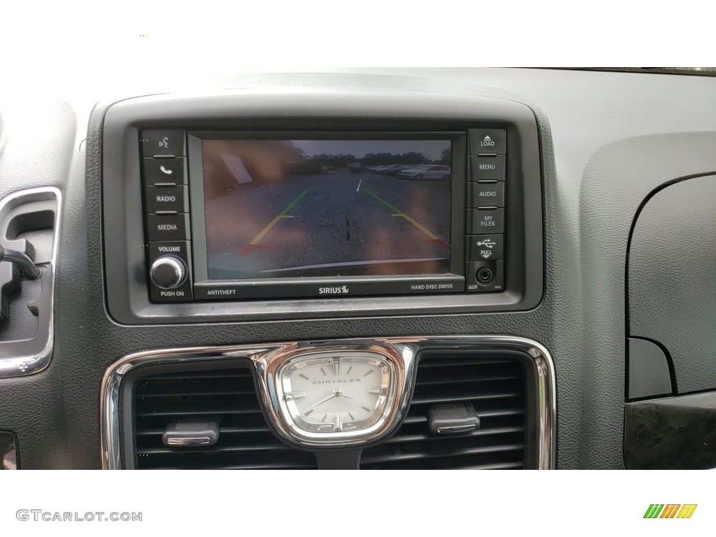 2014 Town & Country Touring - Maximum Steel Metallic / Black/Light Graystone photo #21
