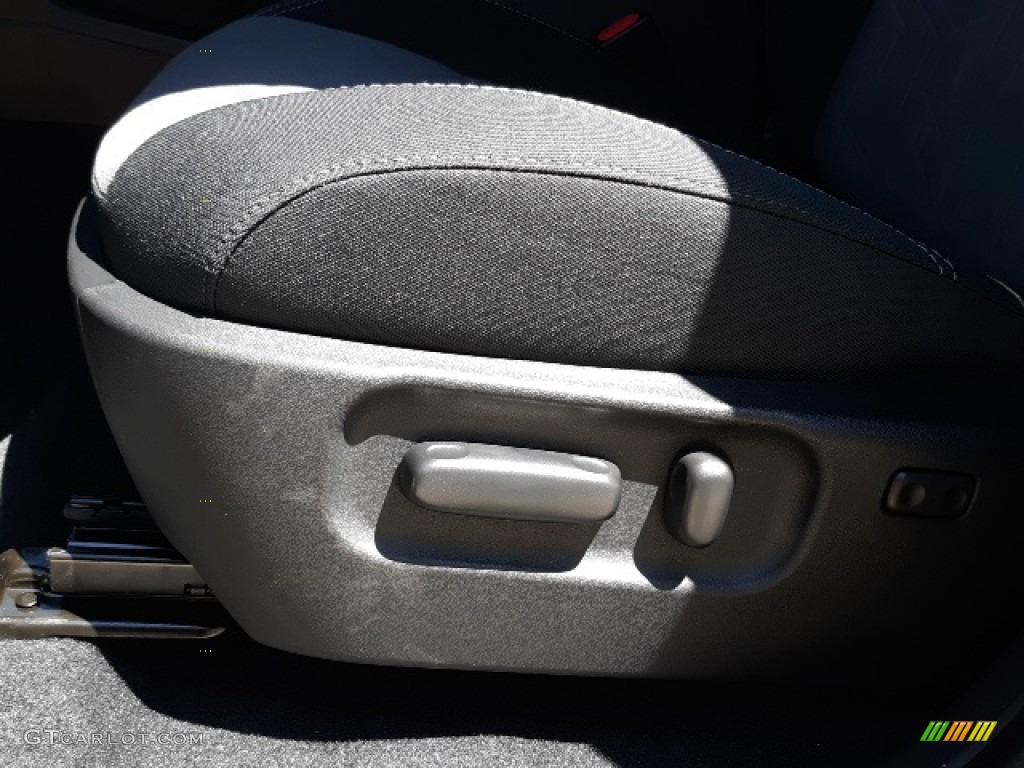 2020 Tacoma TRD Sport Double Cab 4x4 - Silver Sky Metallic / TRD Cement/Black photo #19