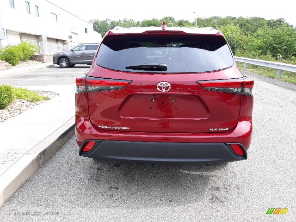 2020 Highlander XLE AWD - Ruby Flare Pearl / Black photo #34