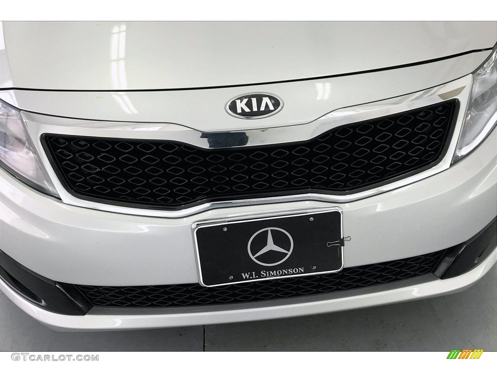 2013 Optima LX - Bright Silver Metallic / Gray photo #32