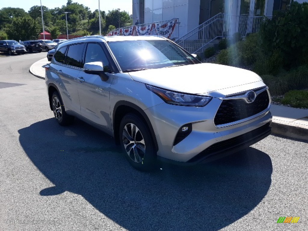 2020 Highlander Hybrid XLE AWD - Celestial Silver Metallic / Black photo #32