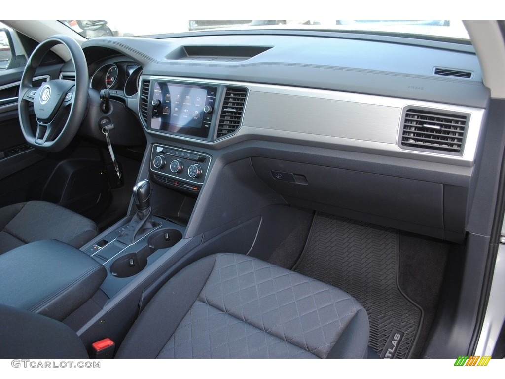 2018 Volkswagen Atlas Launch Edition Titan Black Dashboard Photo #139075528