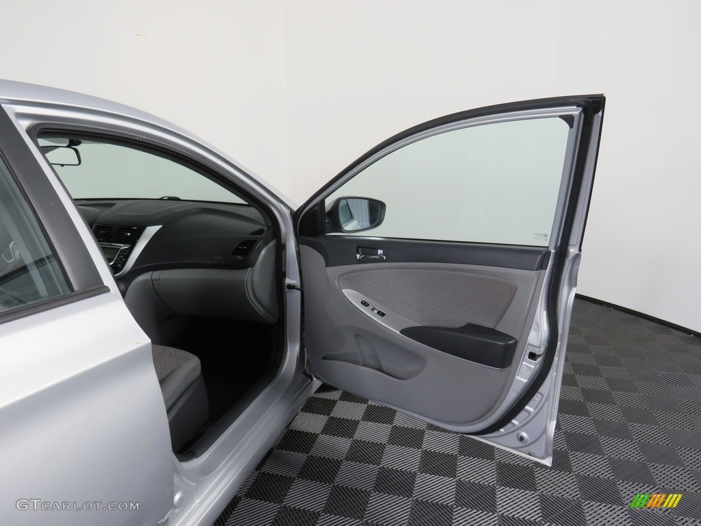 2013 Accent GLS 4 Door - Ironman Silver / Gray photo #35