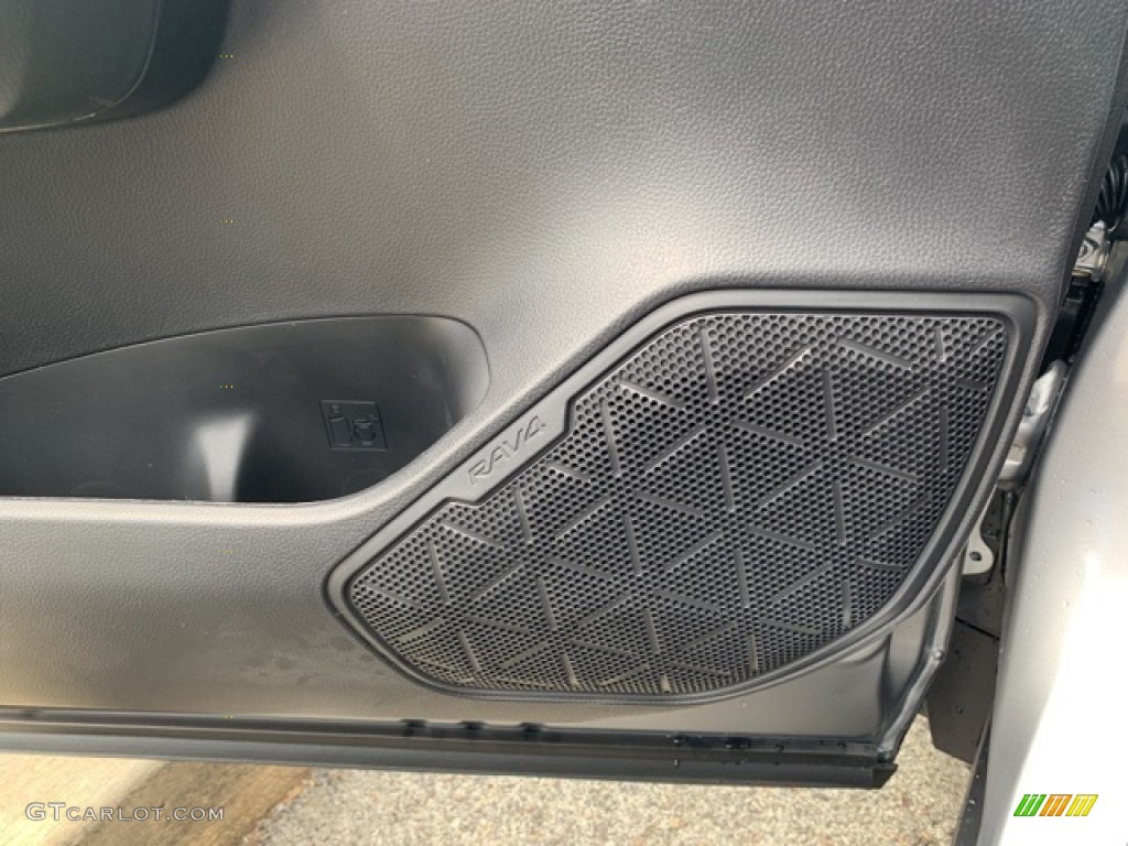 2020 RAV4 LE - Silver Sky Metallic / Black photo #9